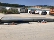 內(nèi)蒙古烏蘭察布卓資3乘9米100噸電子汽車(chē)衡安裝！